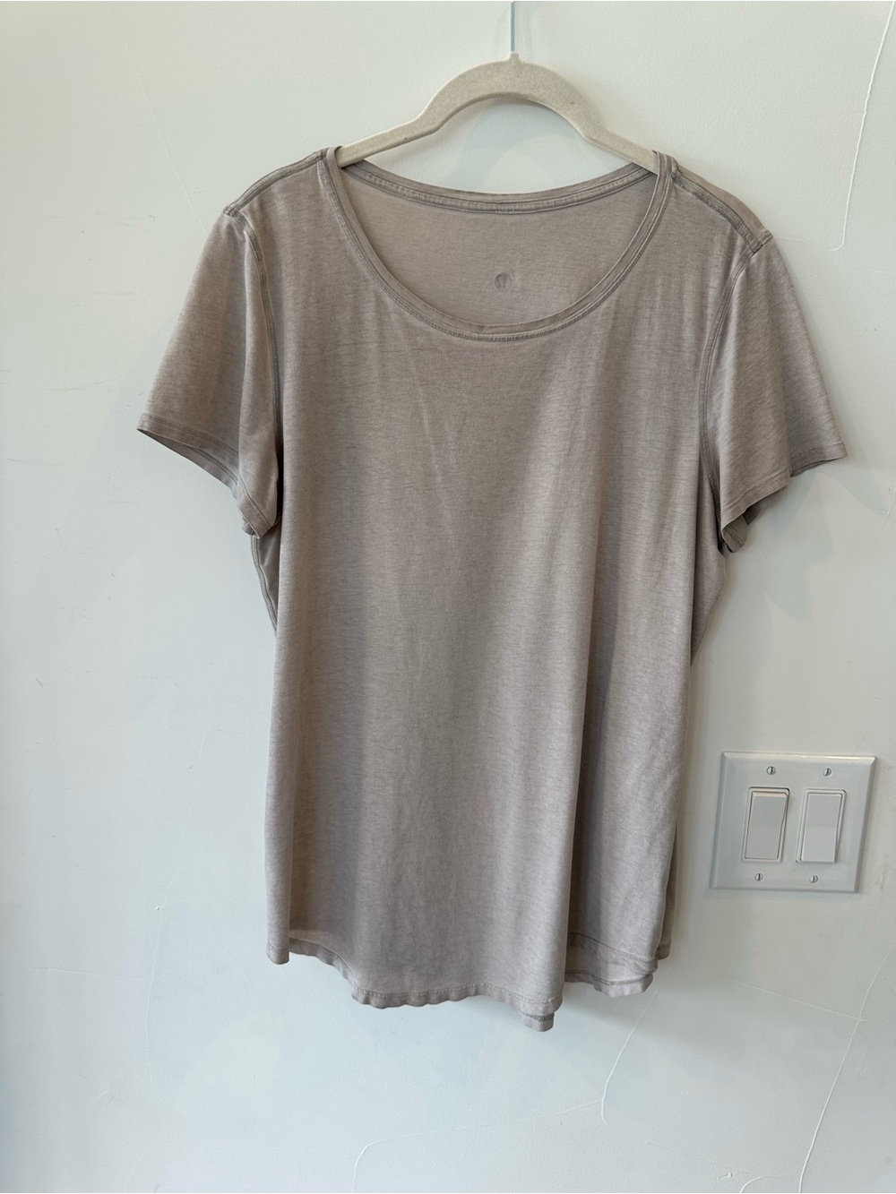 Lululemon Women's Crewneck Tee - Taupe